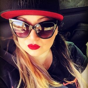 Meet your Posher, Goodies